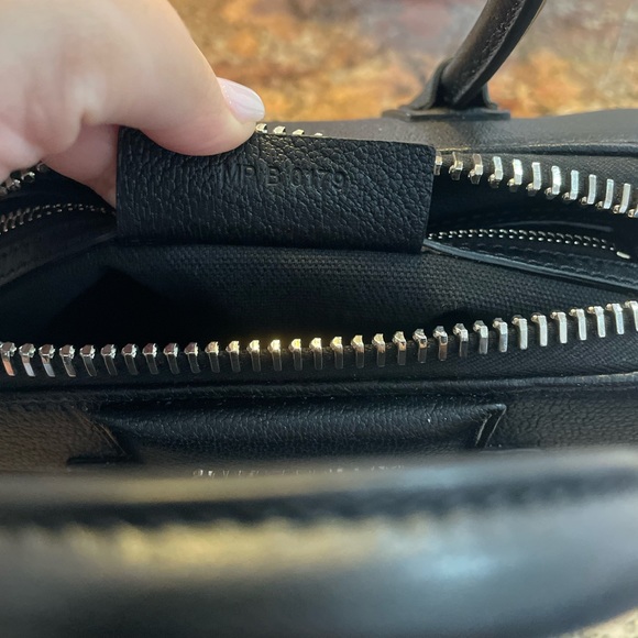 PRICE FIRM! Givenchy Mini Antigona Black Grained Leather - Picture 6 of 9